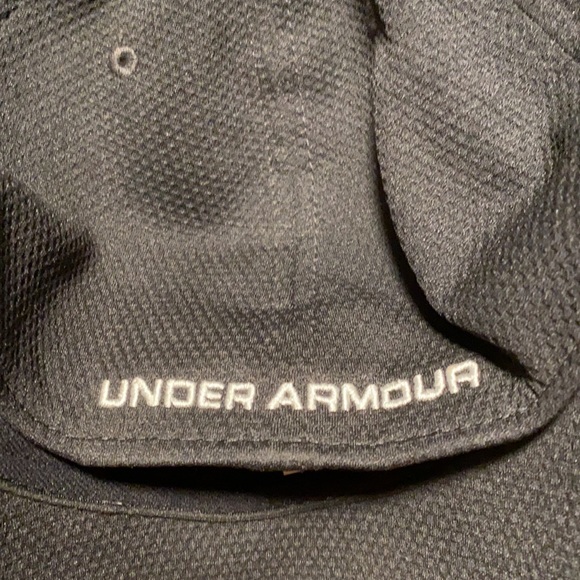 Under Armour hat - Picture 9 of 9